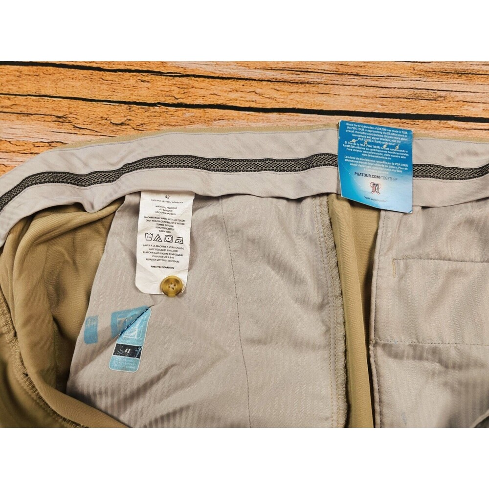 NWT PGA Tour Chinchills Mens 42 UPF50+ Golf Shorts Moisture Wicking Beige - Picture 5 of 10